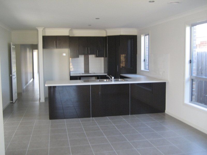 4 Russell Court, ALTONA MEADOWS, Altona Meadows - Thumbnail 2