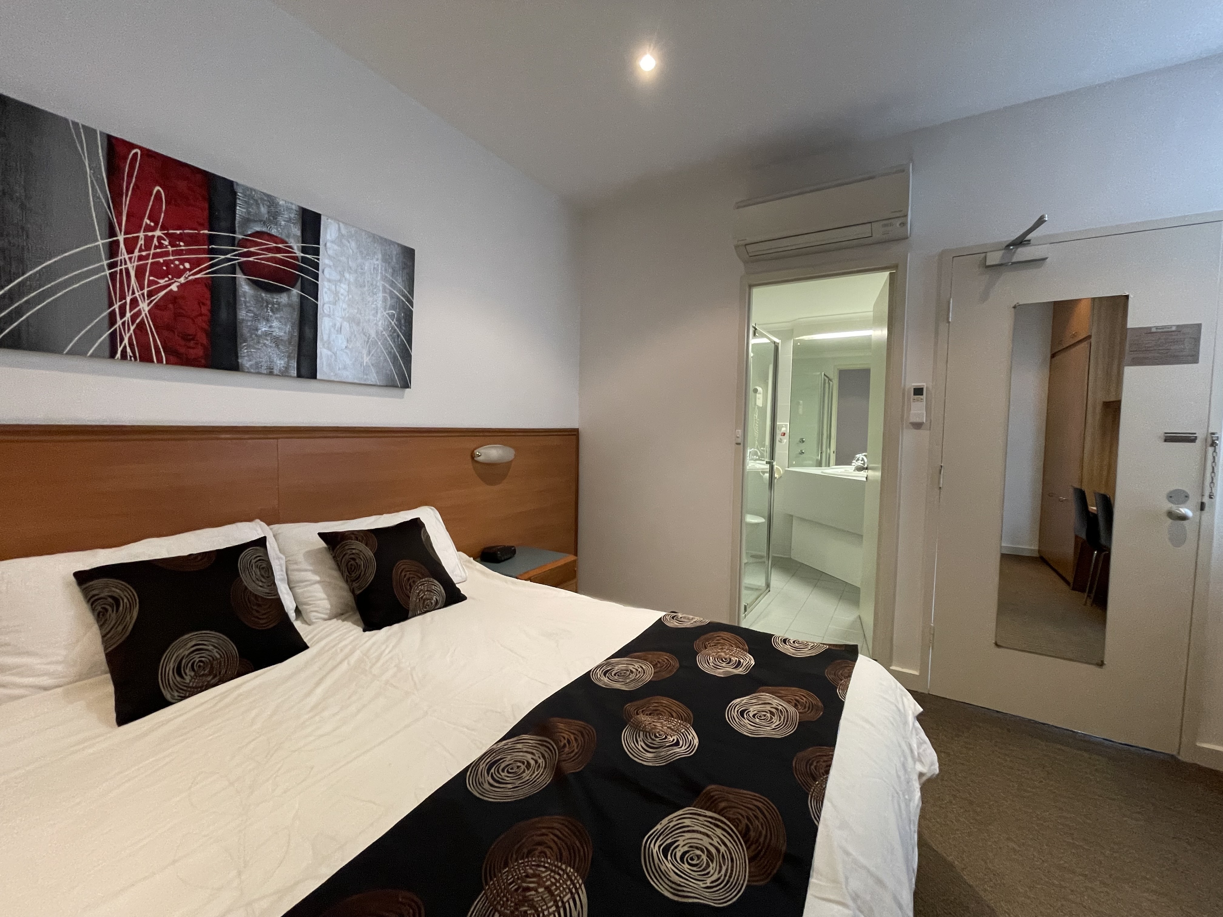 25/247 -251 Gouger Street  Adelaide 5000