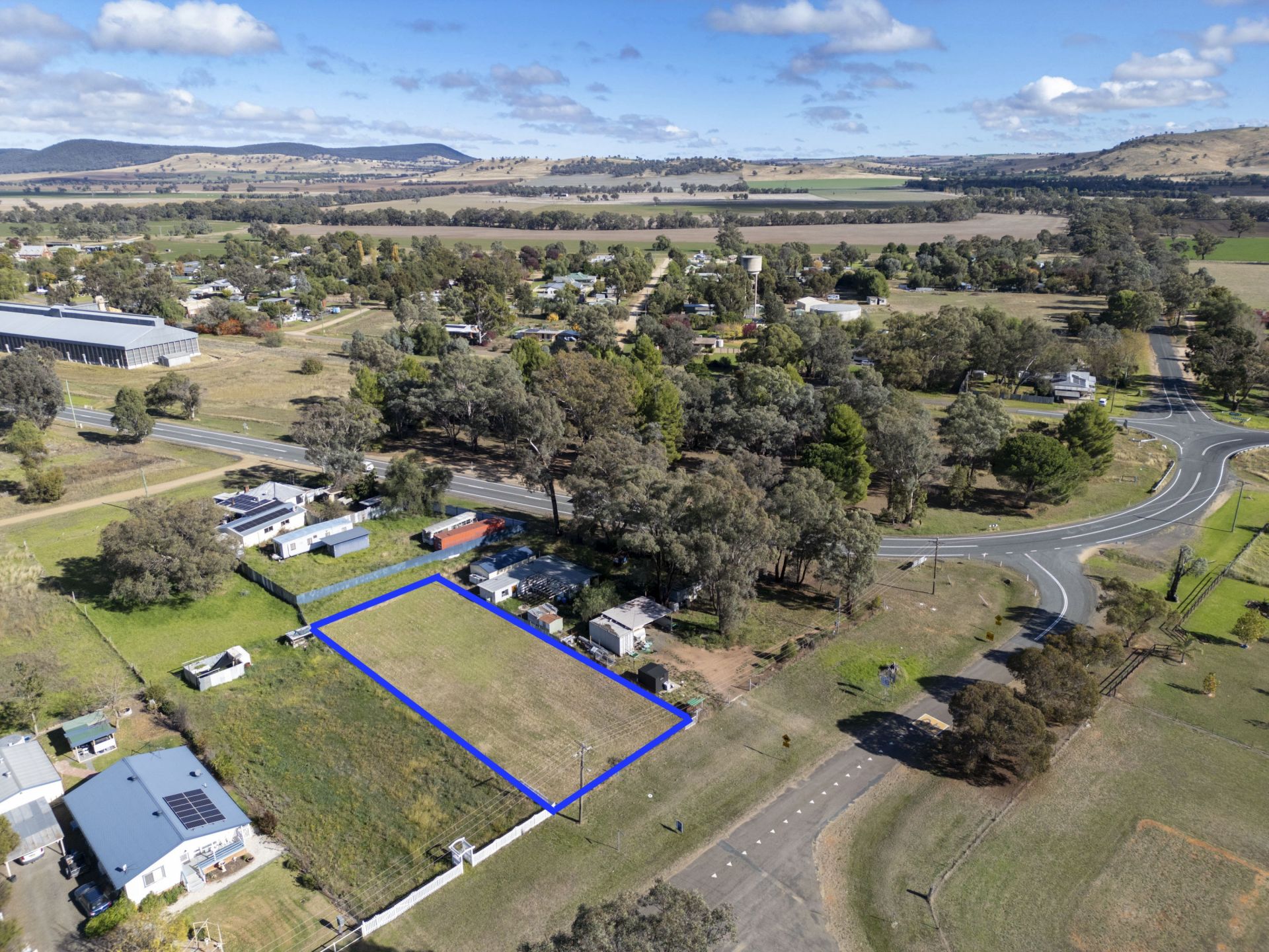 8 Crowther Street, Koorawatha NSW, Koorawatha - Thumbnail 2