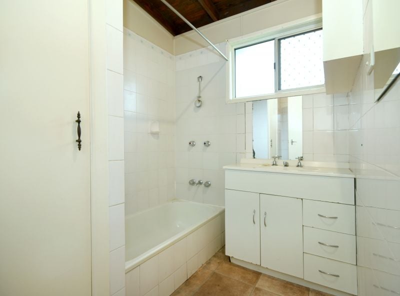 2 Barkley Court, Harristown QLD, Harristown - Thumbnail 6