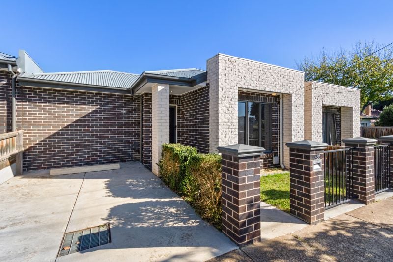 45b Barry Street, Reservoir
