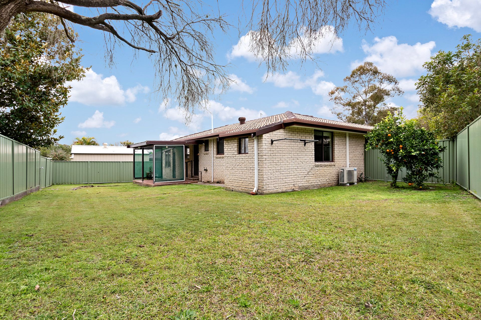 Real Estate For Lease 10 Waterside Close Point Clare , NSW