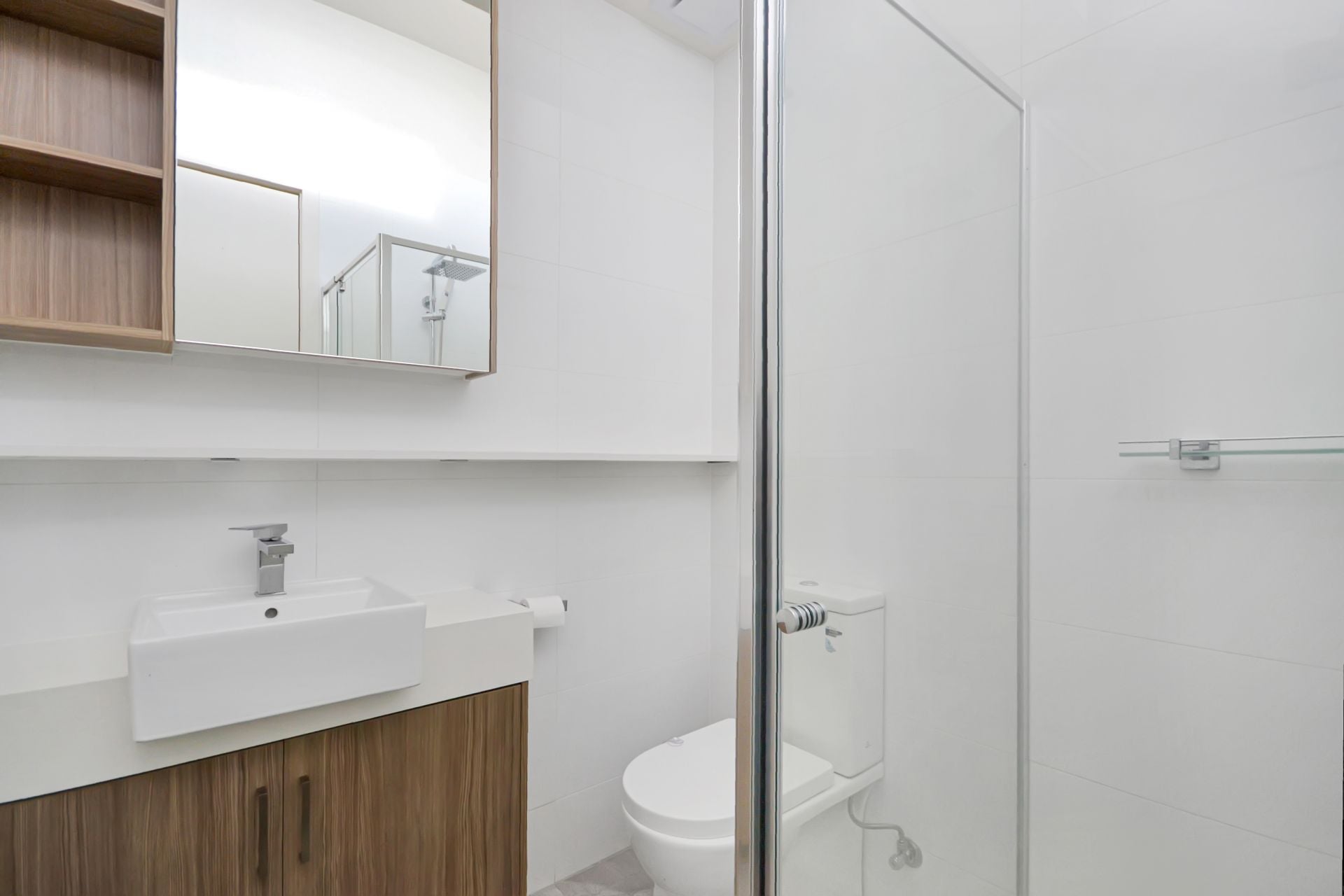STYLISH MODERN LIVING