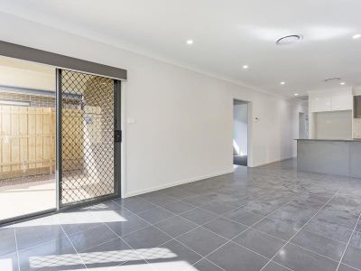 27 Lacilo, Riverstone