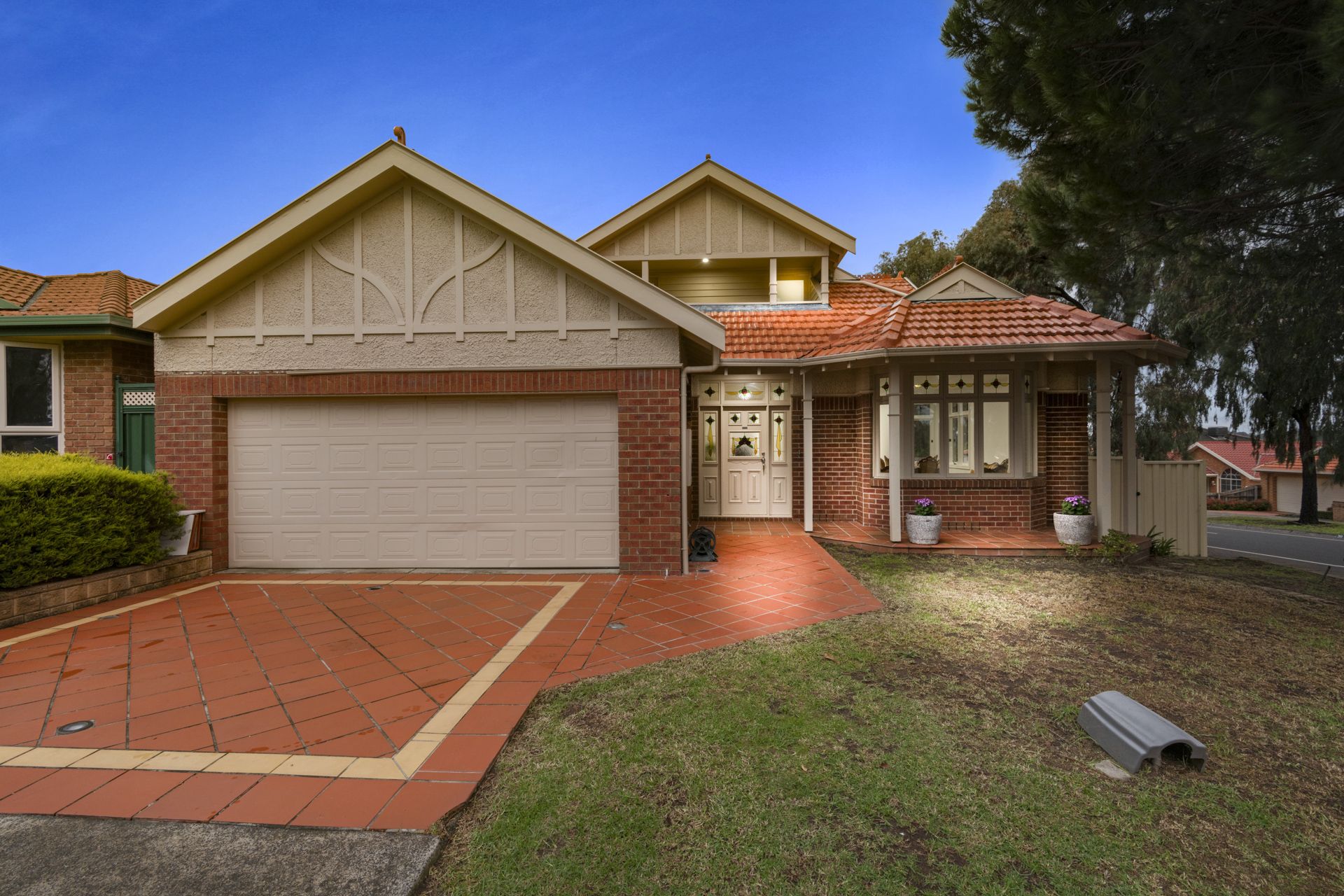 Real Estate For Sale 6 Latham Close Mill Park , VIC
