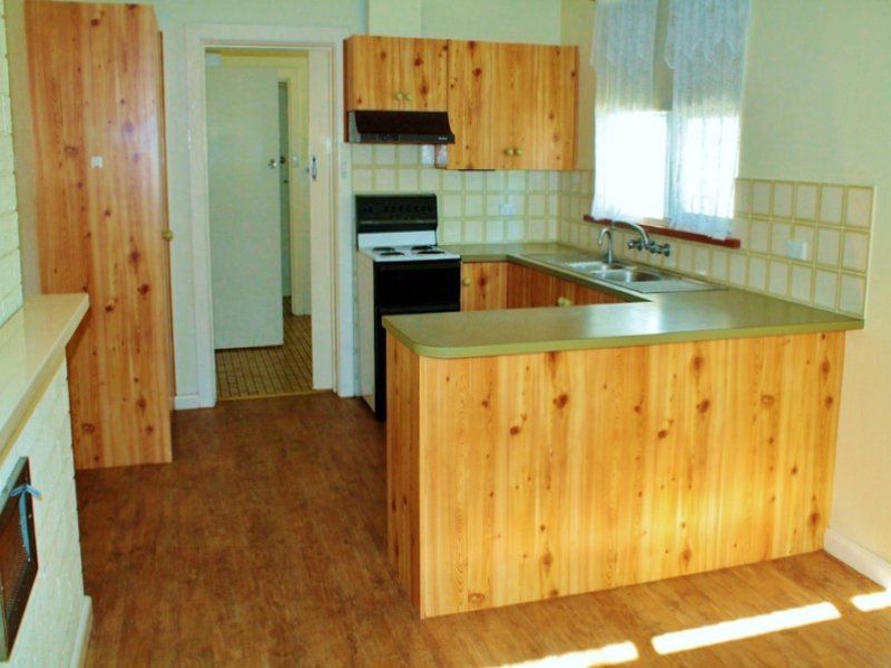8 Eastview Avenue MOUNT GAMBIER SA, Mount Gambier - Thumbnail 4