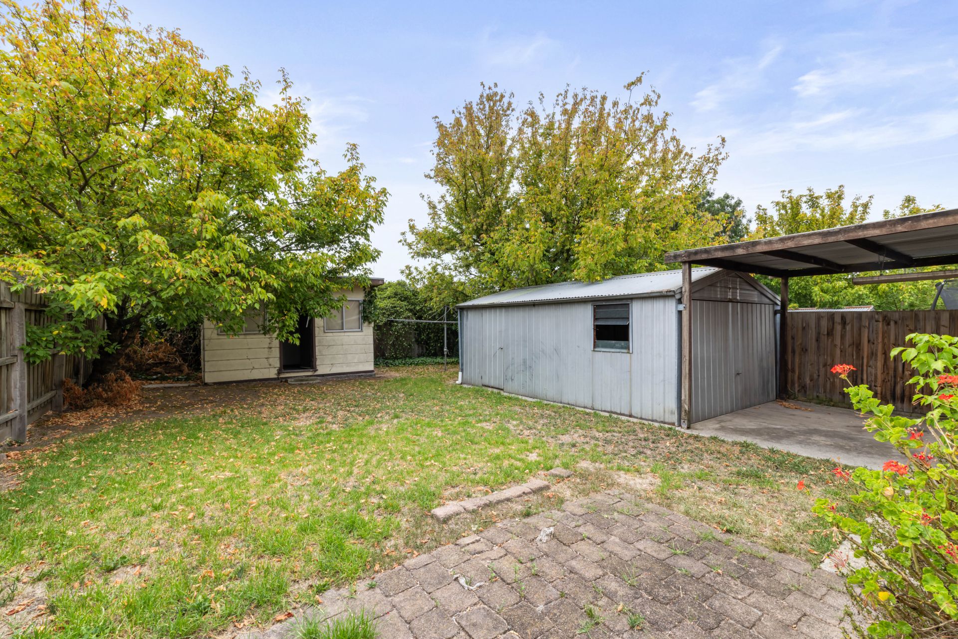 CHARMING HOME IN THE HEART OF RESERVOIR