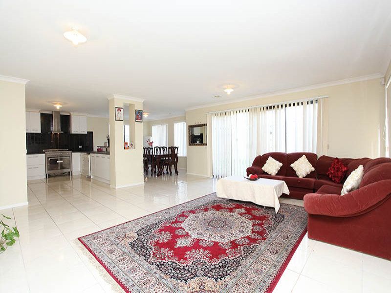 8 Gill Place, Caroline Springs - Thumbnail 5