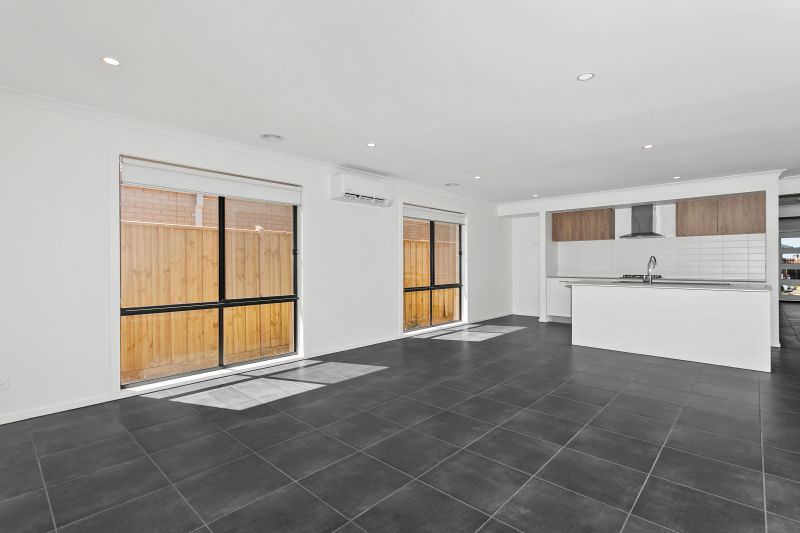16 Graded Street, Manor Lakes