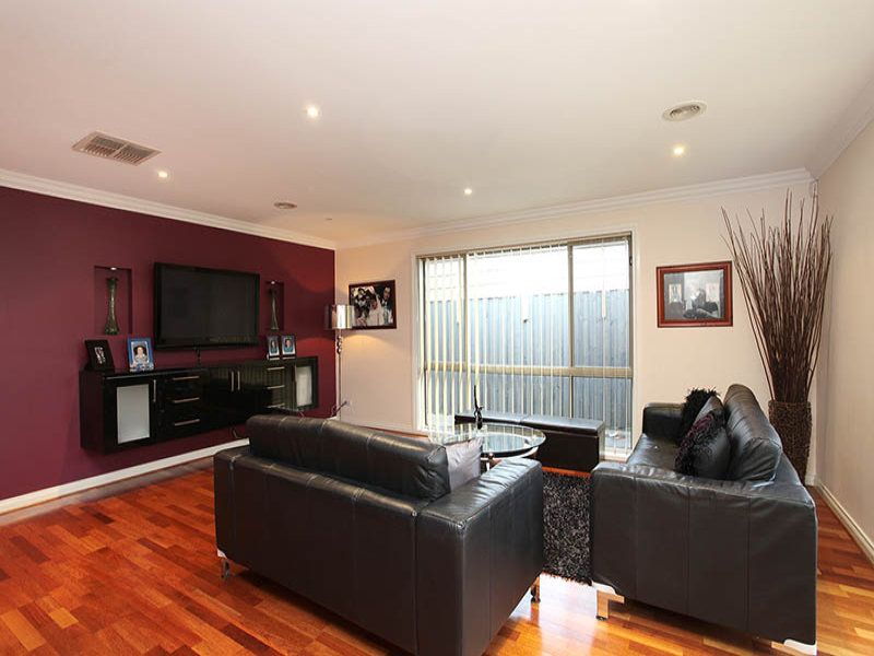 6 Lazar Grove SOUTH MORANG, South Morang - Thumbnail 5