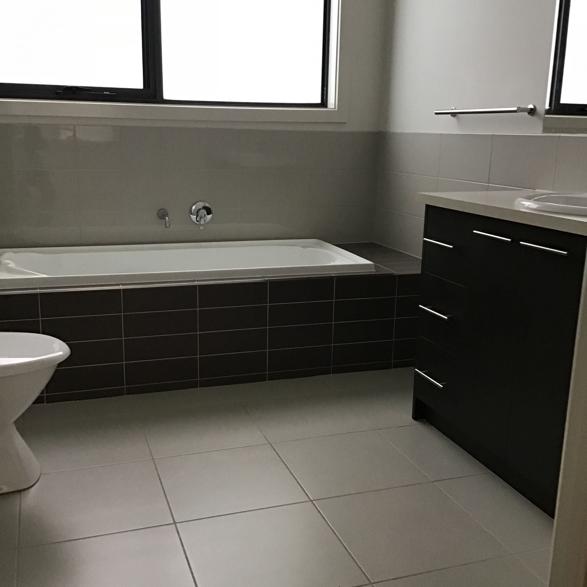 Modern and Bright Unit at Rear of Quiet Block