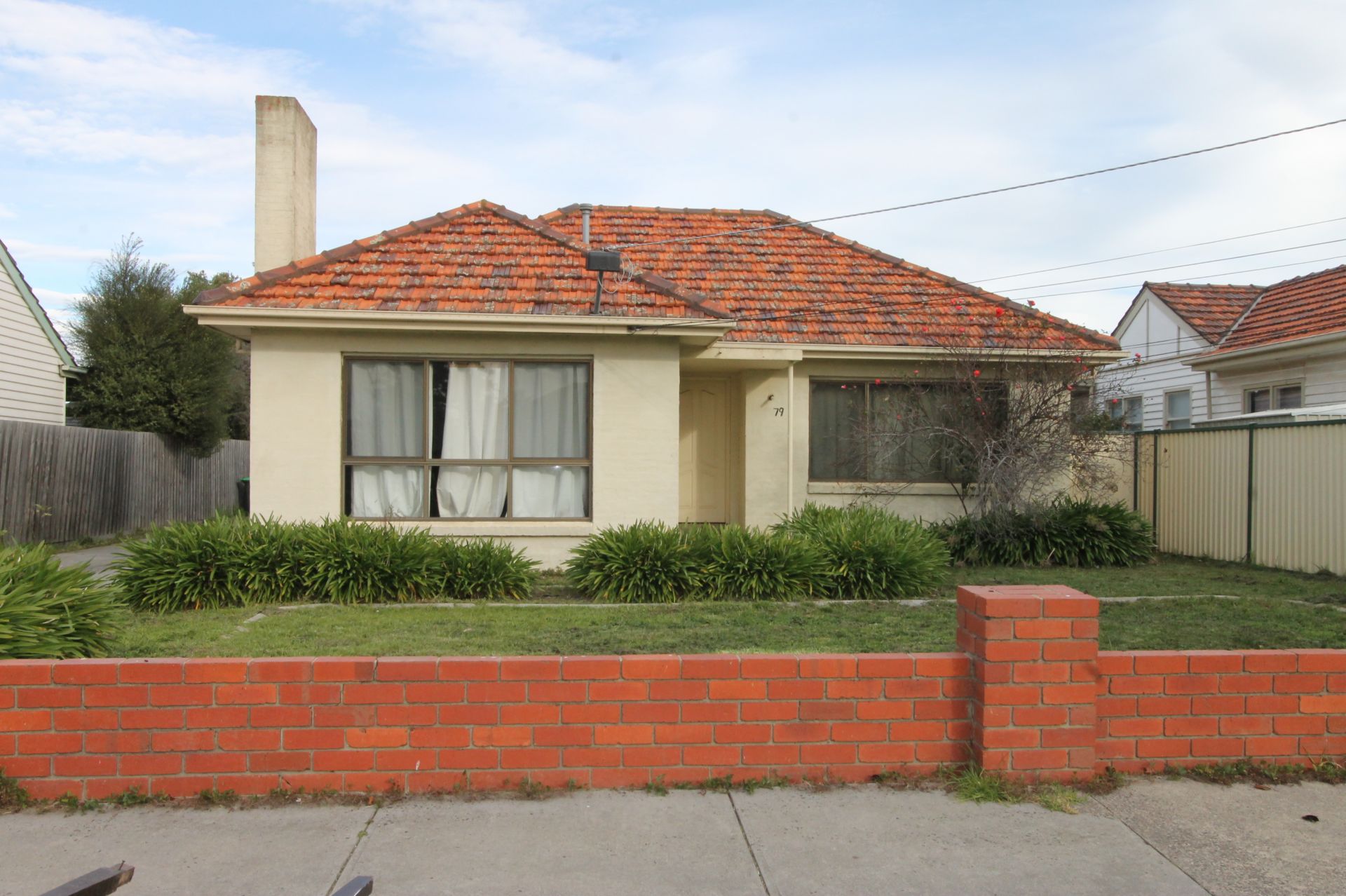 2 BEDROOM BEAUTY IN THE HEART OF LALOR!!