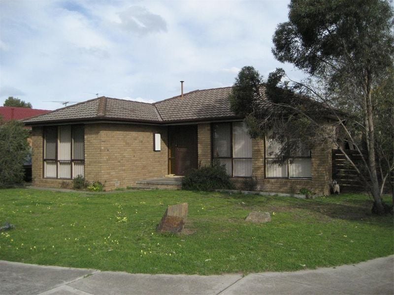 WALKING DISTANCE TO EVERYTHING!