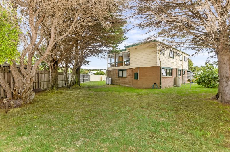 19 Antares Court OCEAN GROVE VIC, Ocean Grove - Thumbnail 2