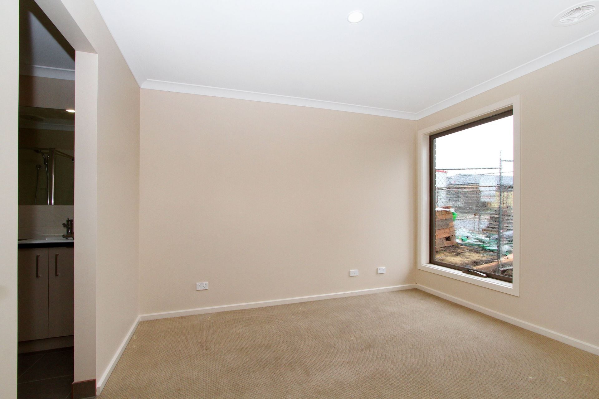 MODERN, AFFORDABLE & PERFECTLY LOCATED   *Insp Thu 14th Jun @ 4:10pm*