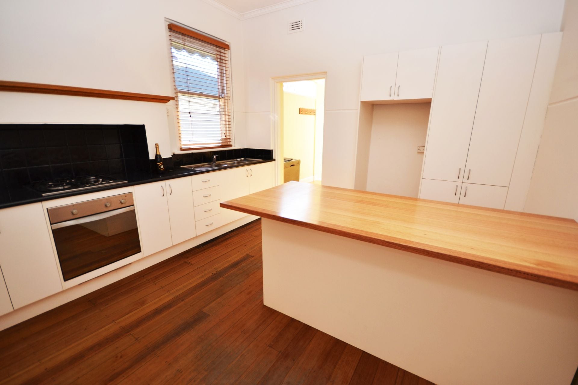 3 MONTH LEASE!