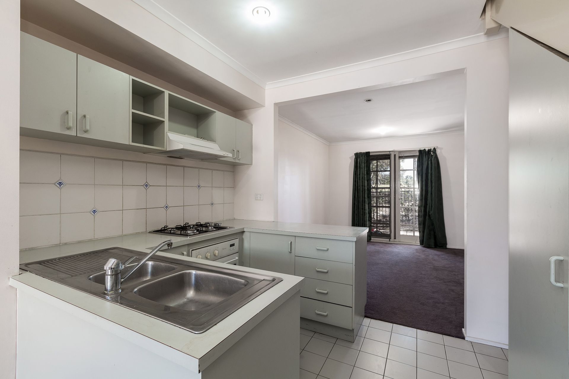 33/2-4 Ballarat Road, Footscray - Thumbnail 2