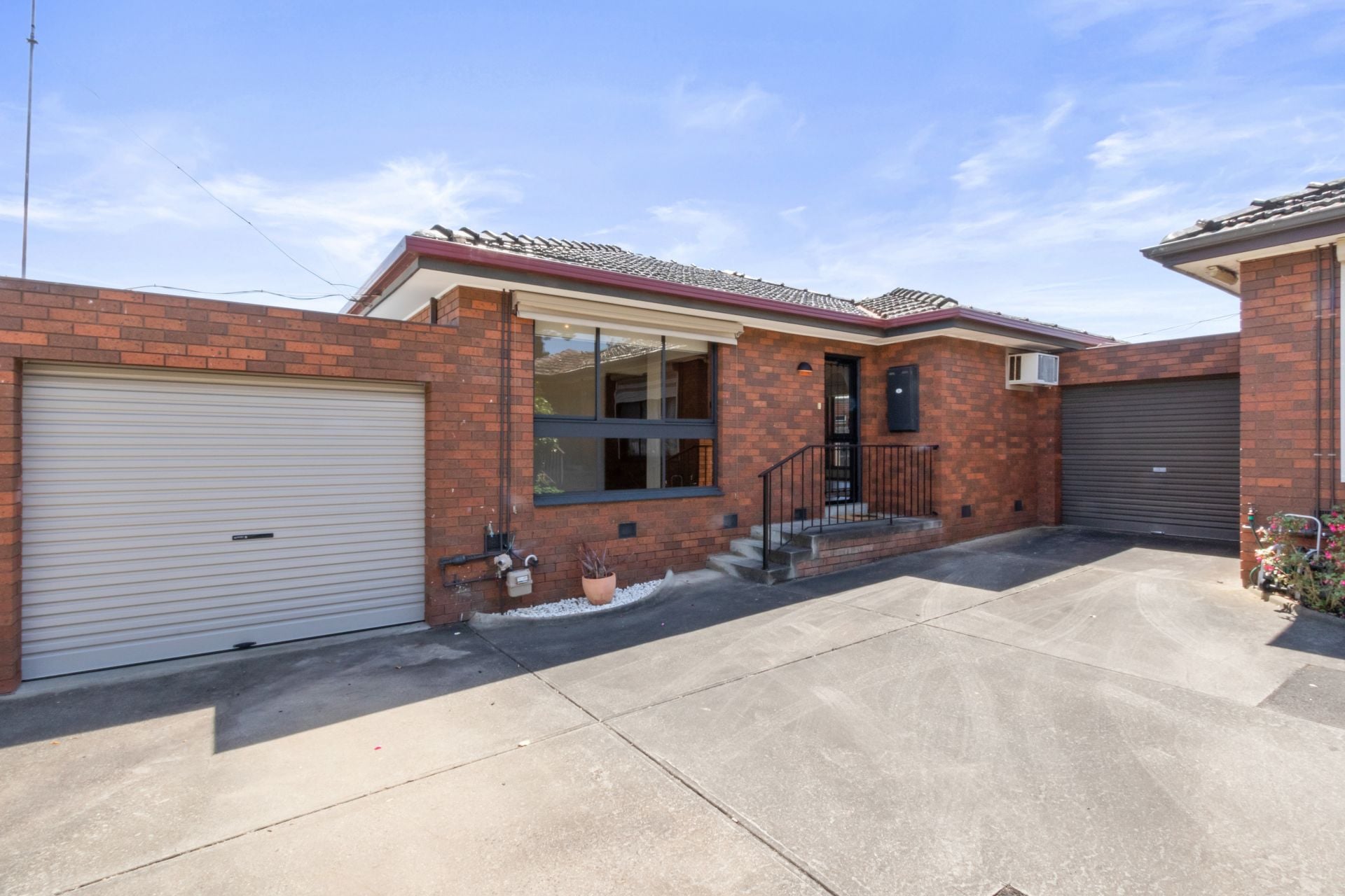 Immaculate unit in ideal locale