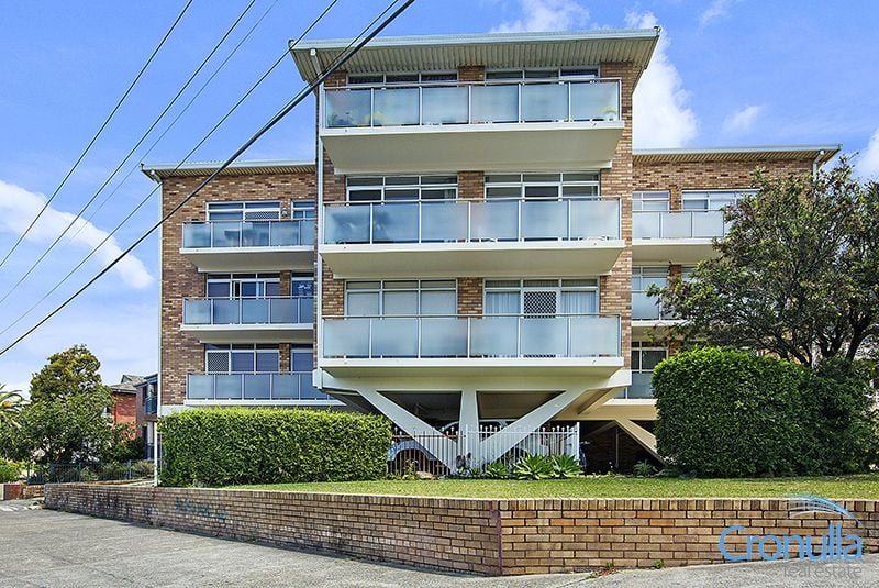 3/18 Burke Road