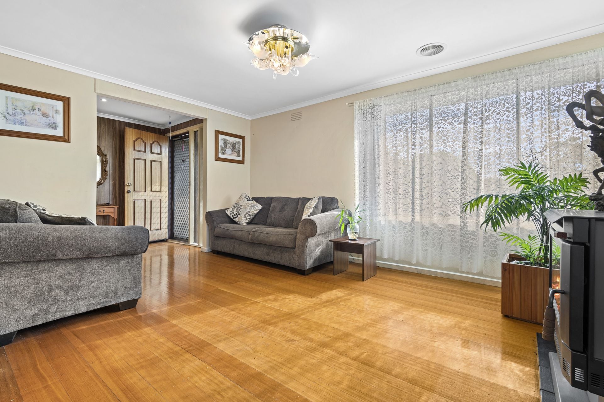 AFFORDABLE 4 BEDROOM FAMILY HOME