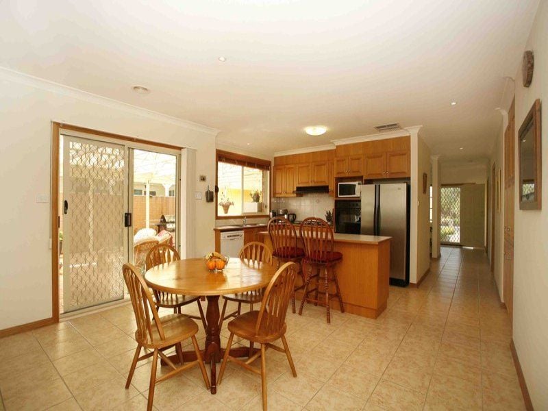 7 Seaside Close, Seabrook - Thumbnail 6