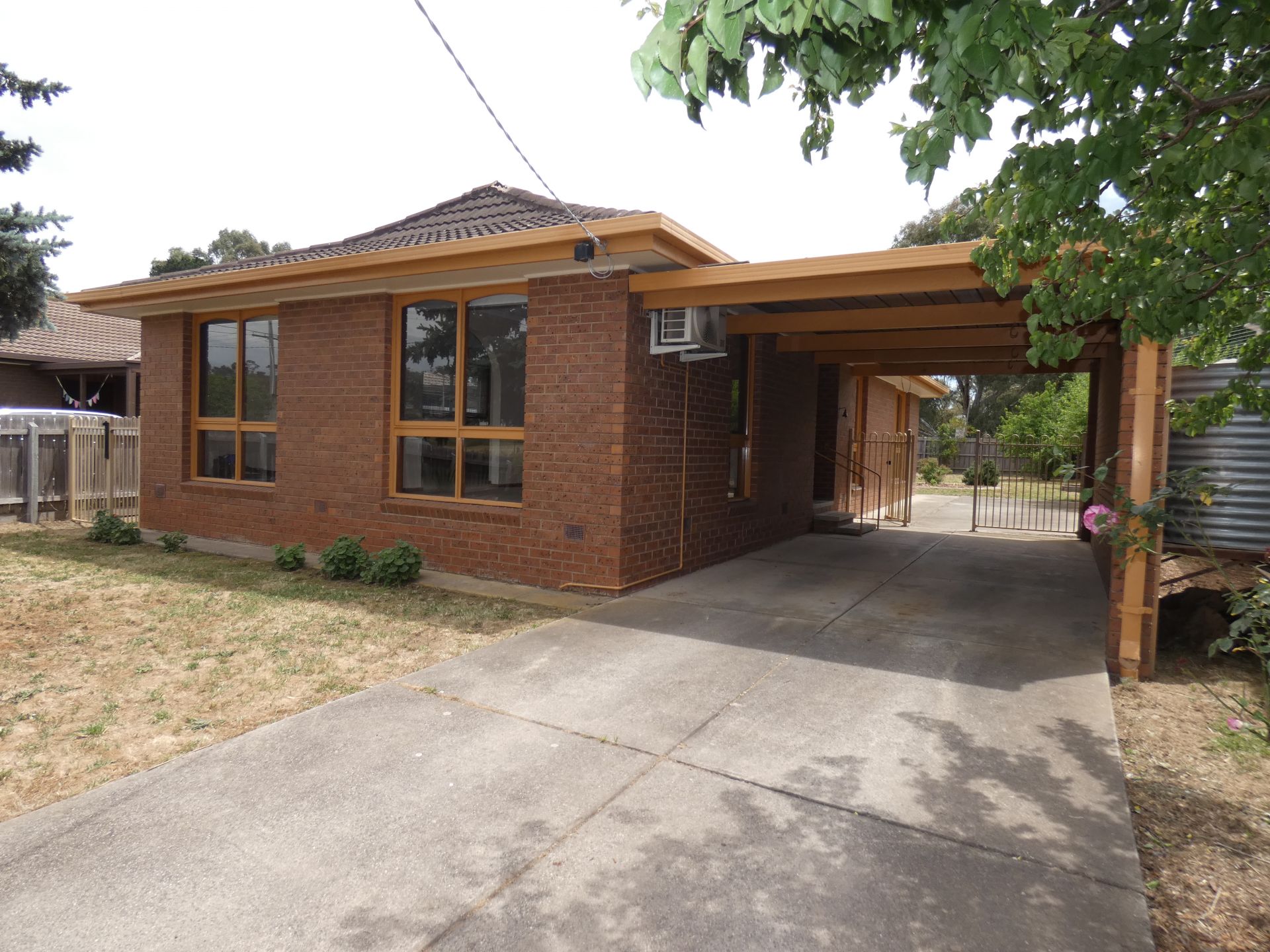 16 Princess Street, Campbells Creek - Thumbnail 2