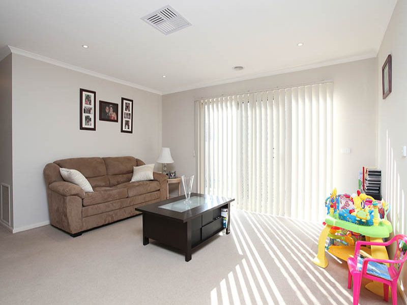 3 Osterley Close, Caroline Springs - Thumbnail 5