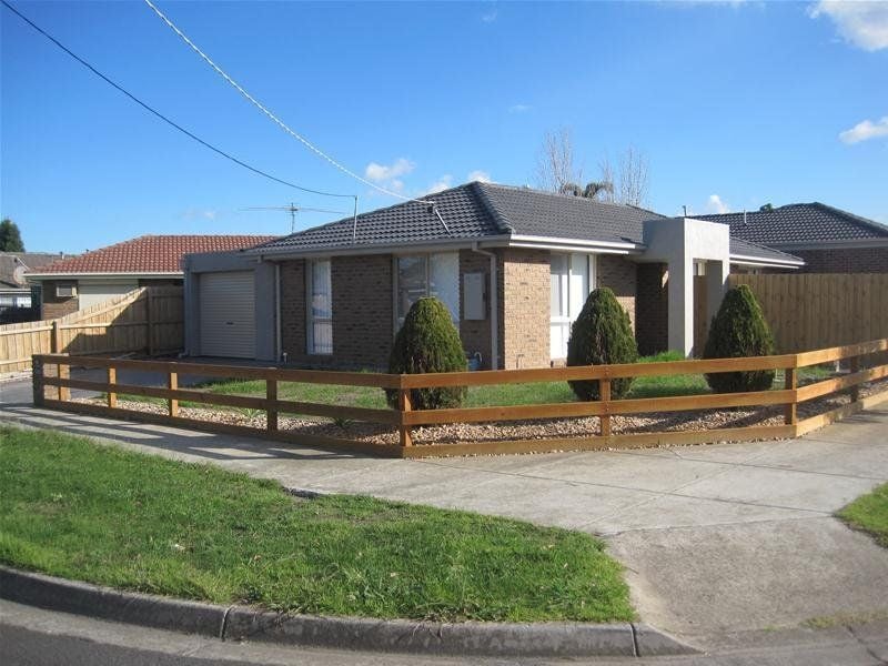 11 Horseshoe Crescent, Epping
