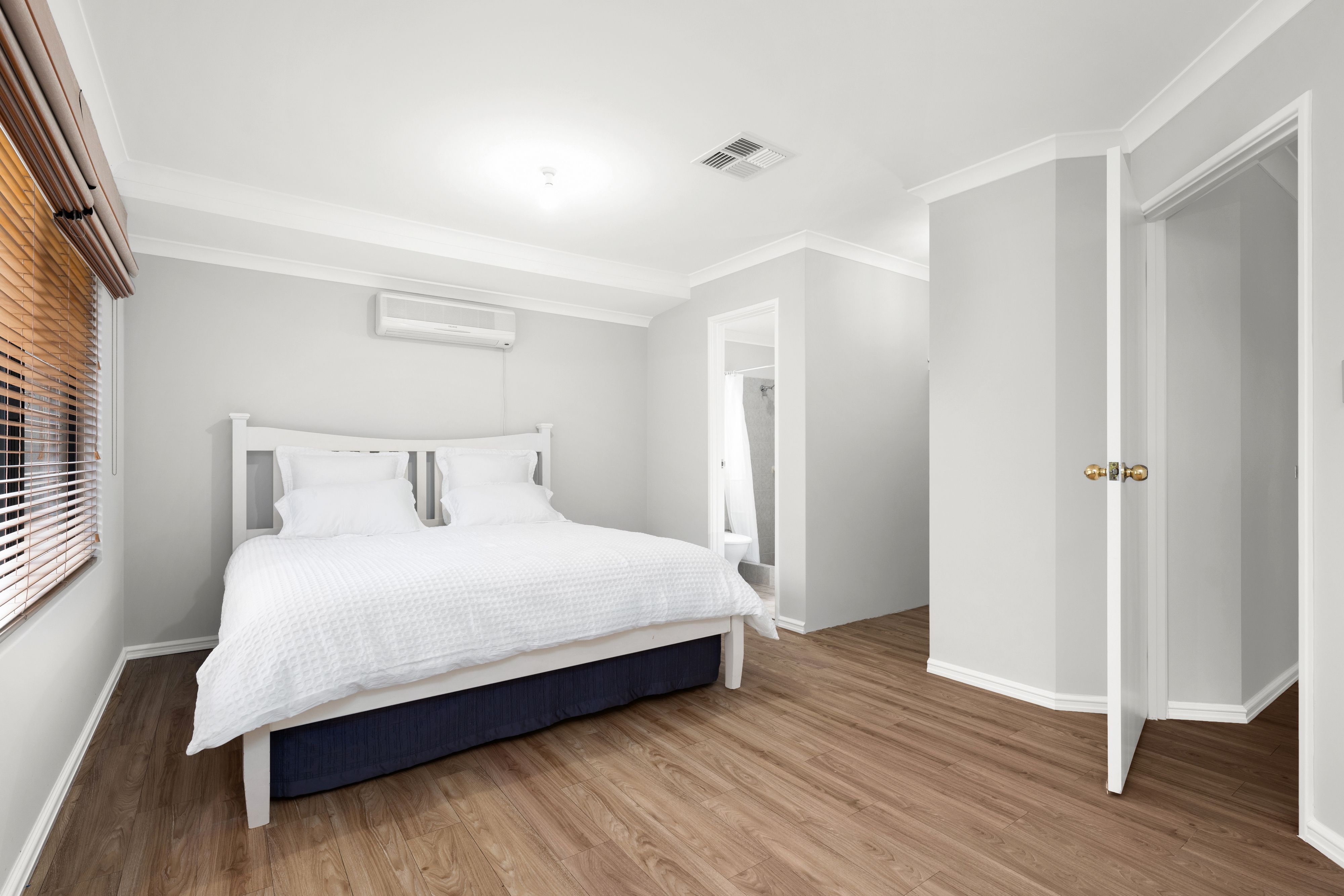 Real Estate For Sale 105 Dumbarton Road Canning Vale , WA