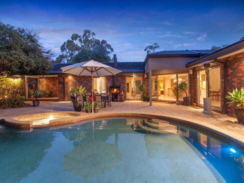 14 Barriedale Grove, Frankston South VIC