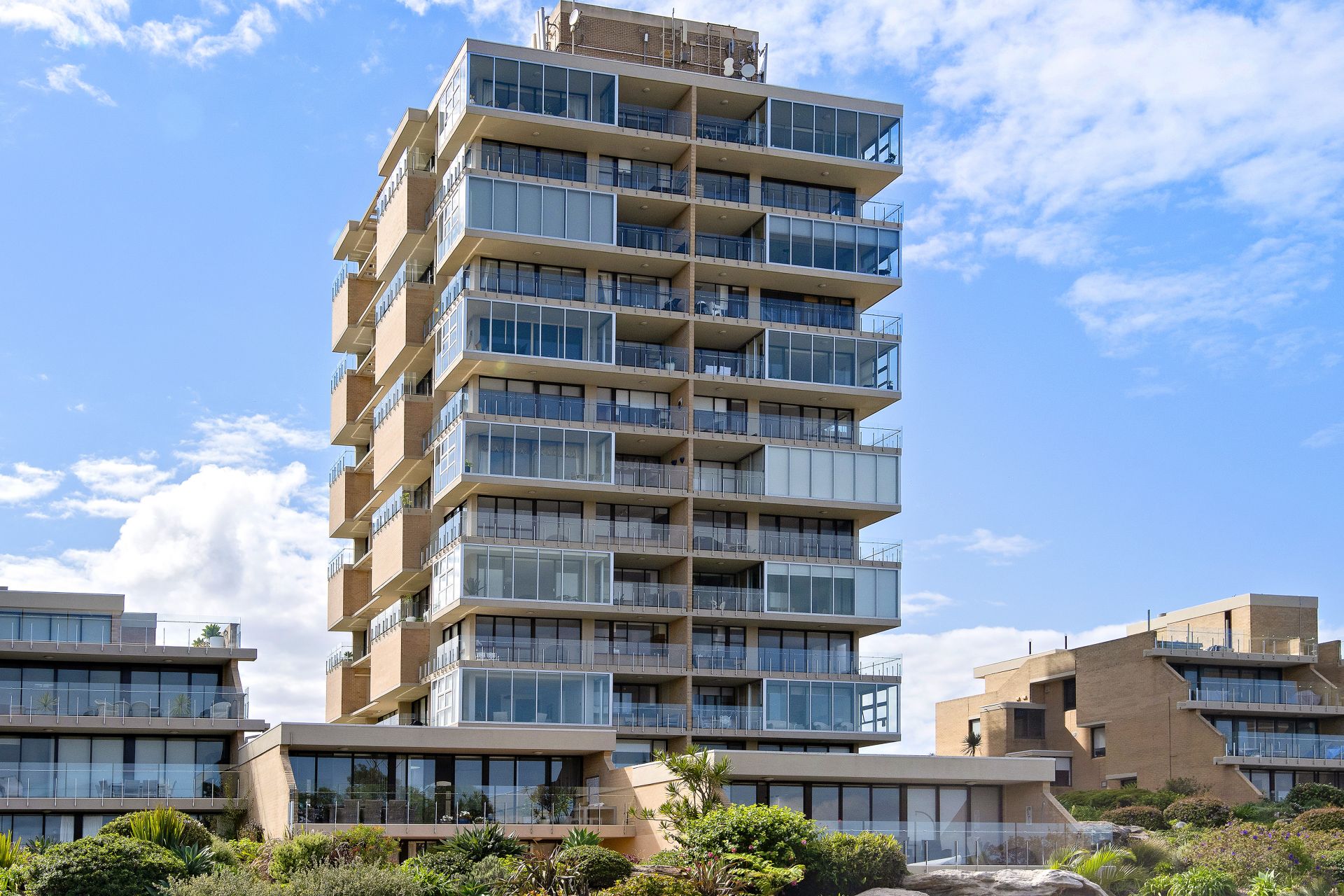 Real Estate For Lease 8A/10 Hilltop Crescent Fairlight , NSW