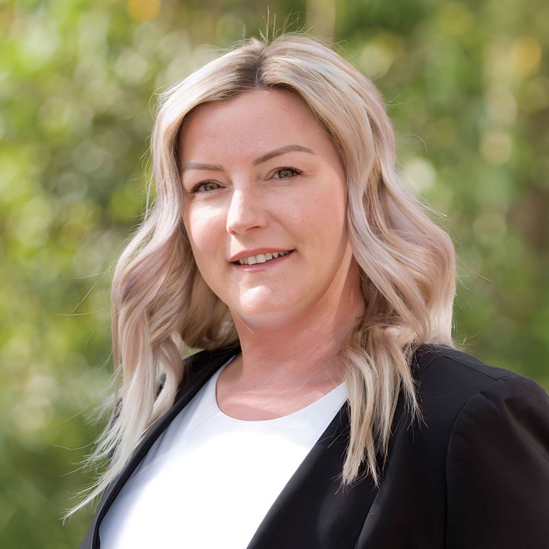 Rebecca Thompson Real Estate Agent