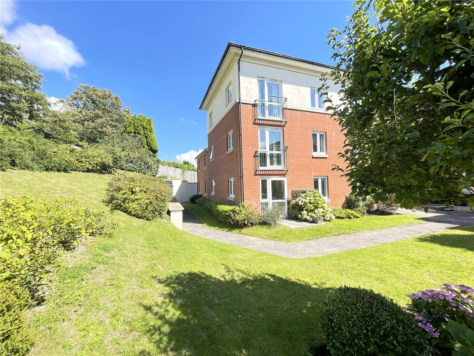 10 Peelers Court, St Andrews Road Kennedys Estate Agents