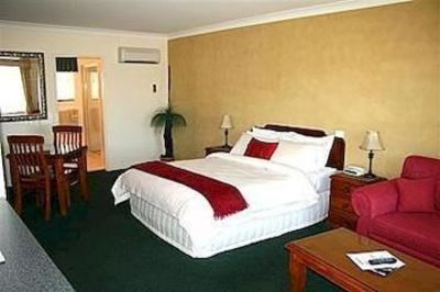 LEASEHOLD MOTEL FOR SALE - BUSY SERVICE CENTRE