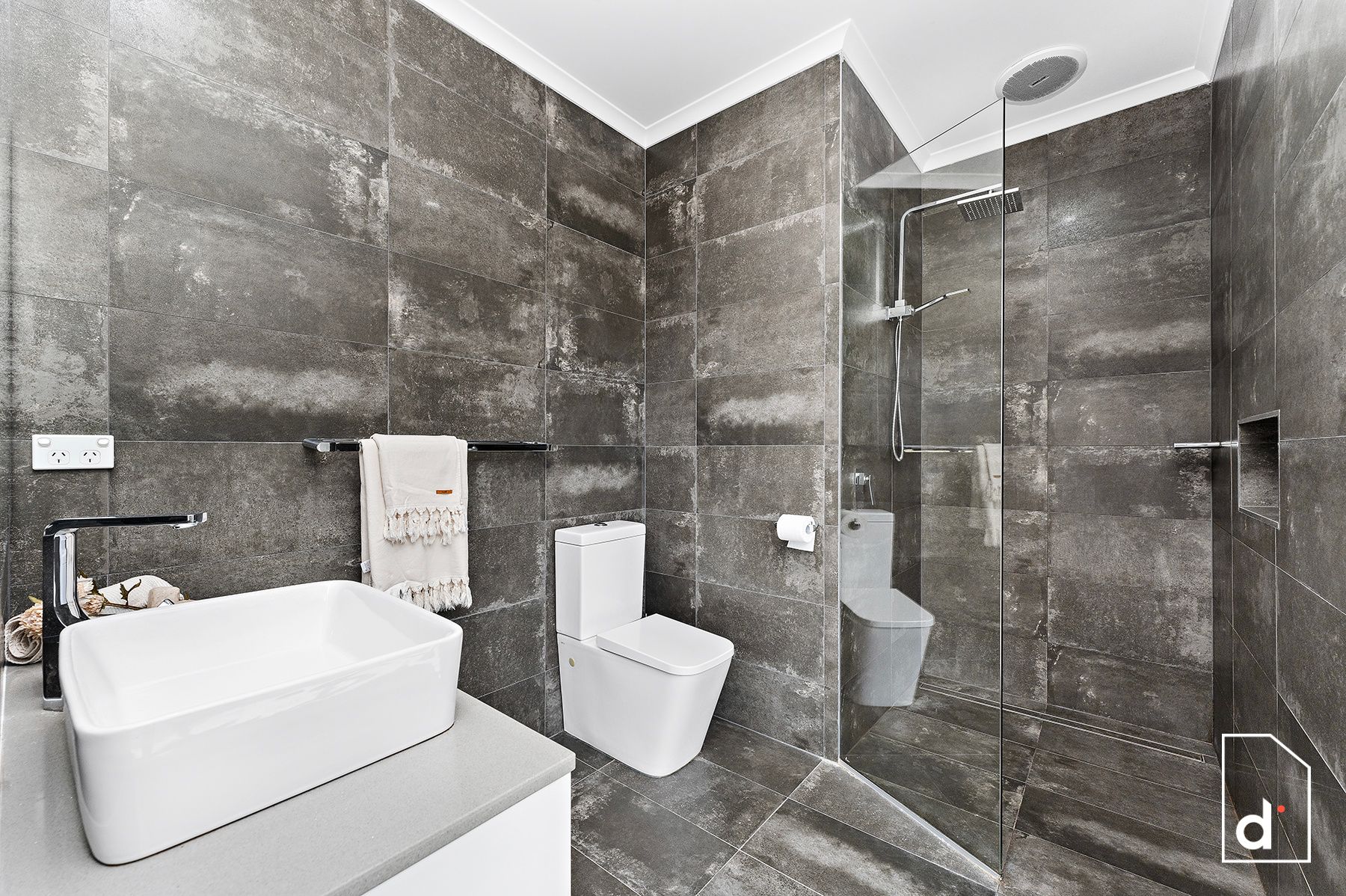 Sold property 1600000 for 45 Redgum Forest Way Figtree , NSW 2525