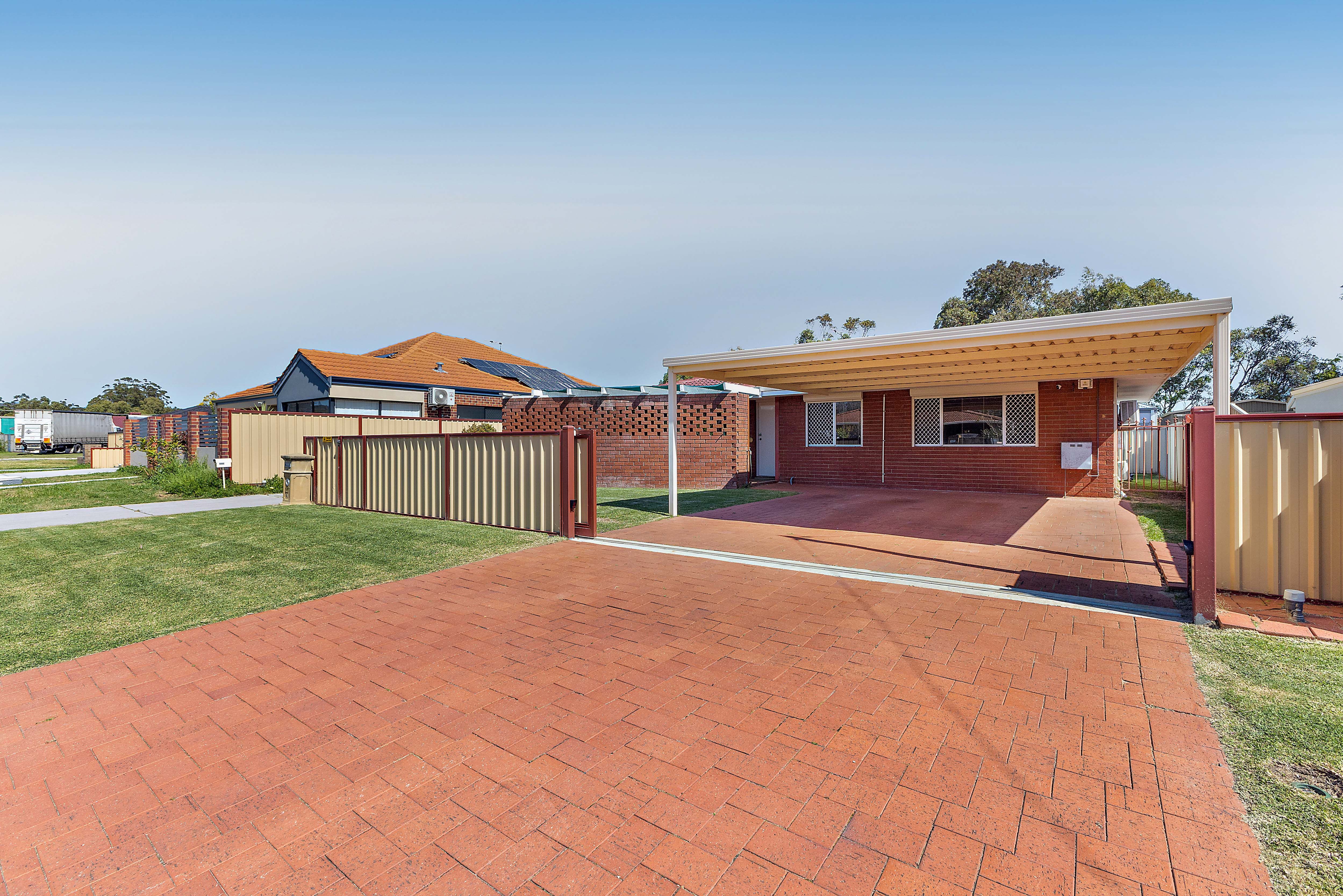 17A Clovertree Street, Maddington