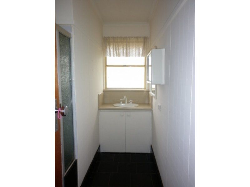 13 Thomson Avenue, Laverton - Thumbnail 5