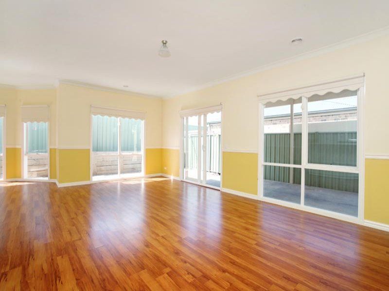 33 Asthima Way, Caroline Springs - Thumbnail 6