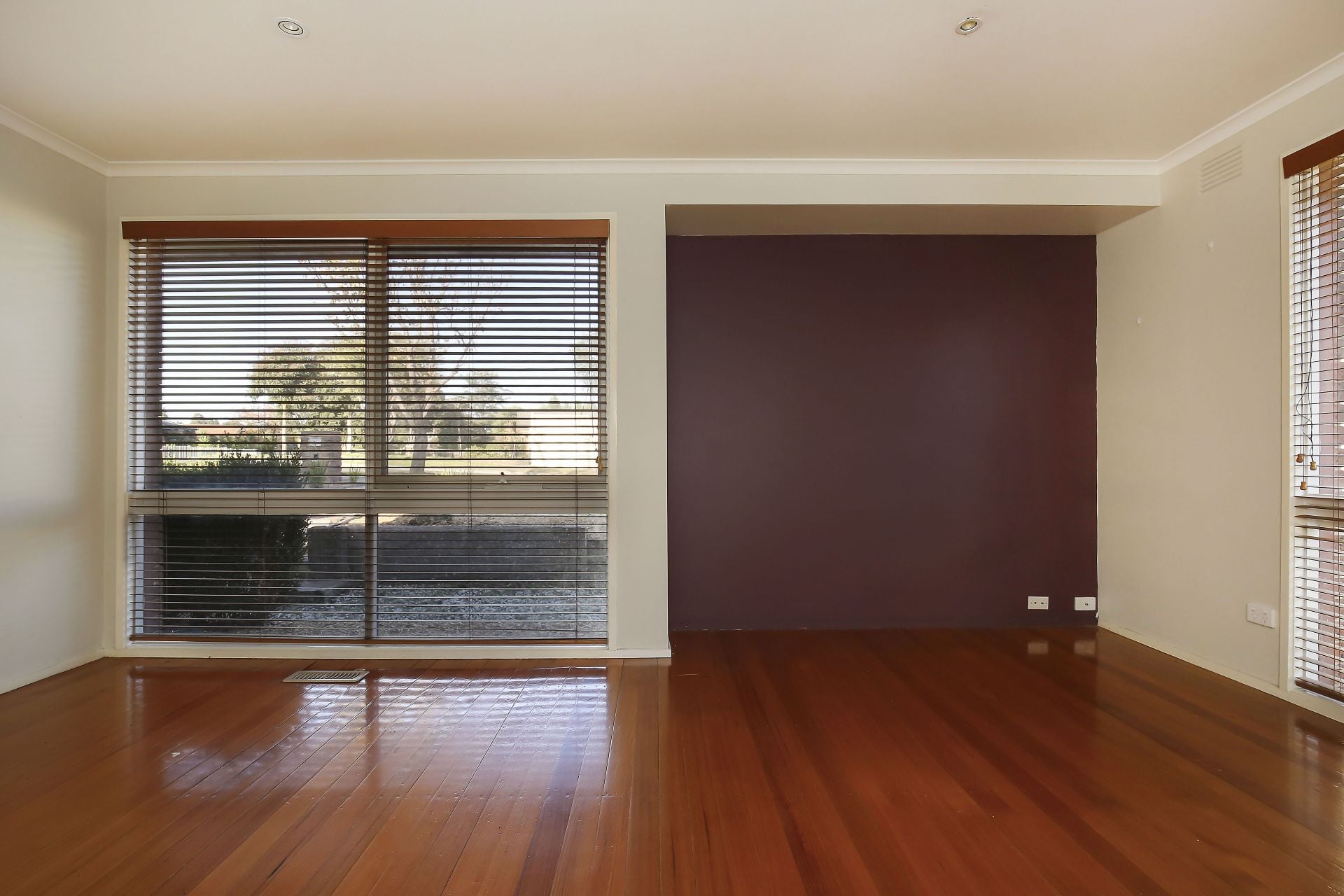 Position, Potential & Priced To Sell - 
SET NEGOTIATION: Monday 2nd July @ 6.00pm (Unless Sold Prior)