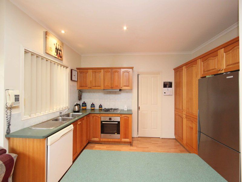 37 Capri Close SOUTH MORANG, South Morang - Thumbnail 3