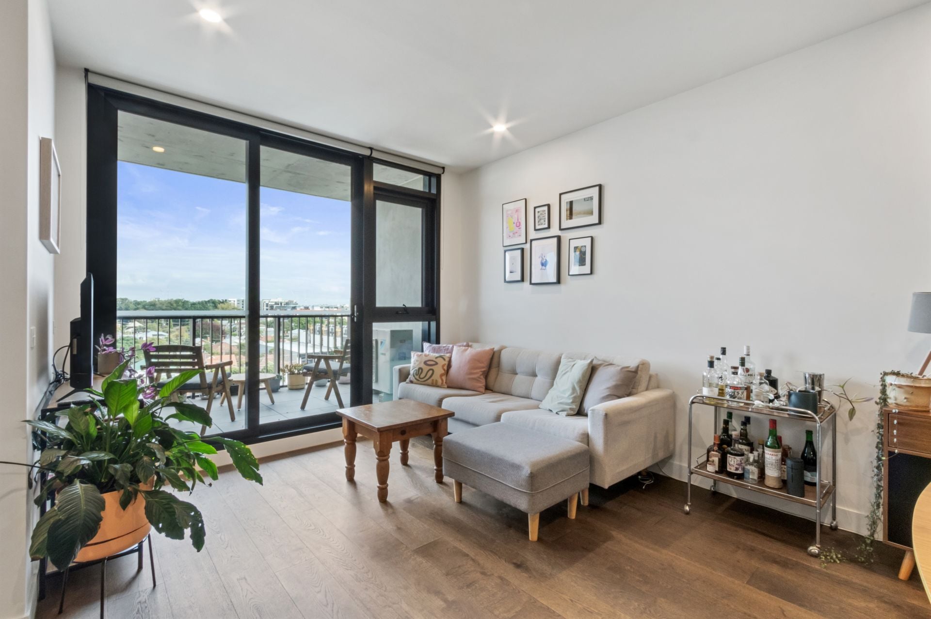 One Bedroom Apartment in East Brunswick Village