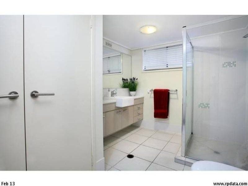 18/4 Grand Parade KAWANA ISLAND QLD, Kawana Island - Thumbnail 2
