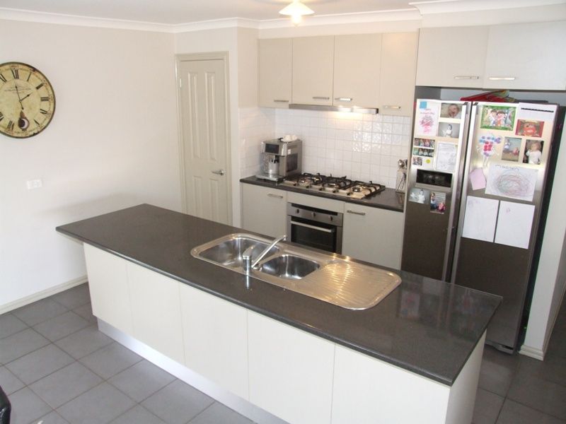 19 Burbidge Drive, Bacchus Marsh - Thumbnail 3