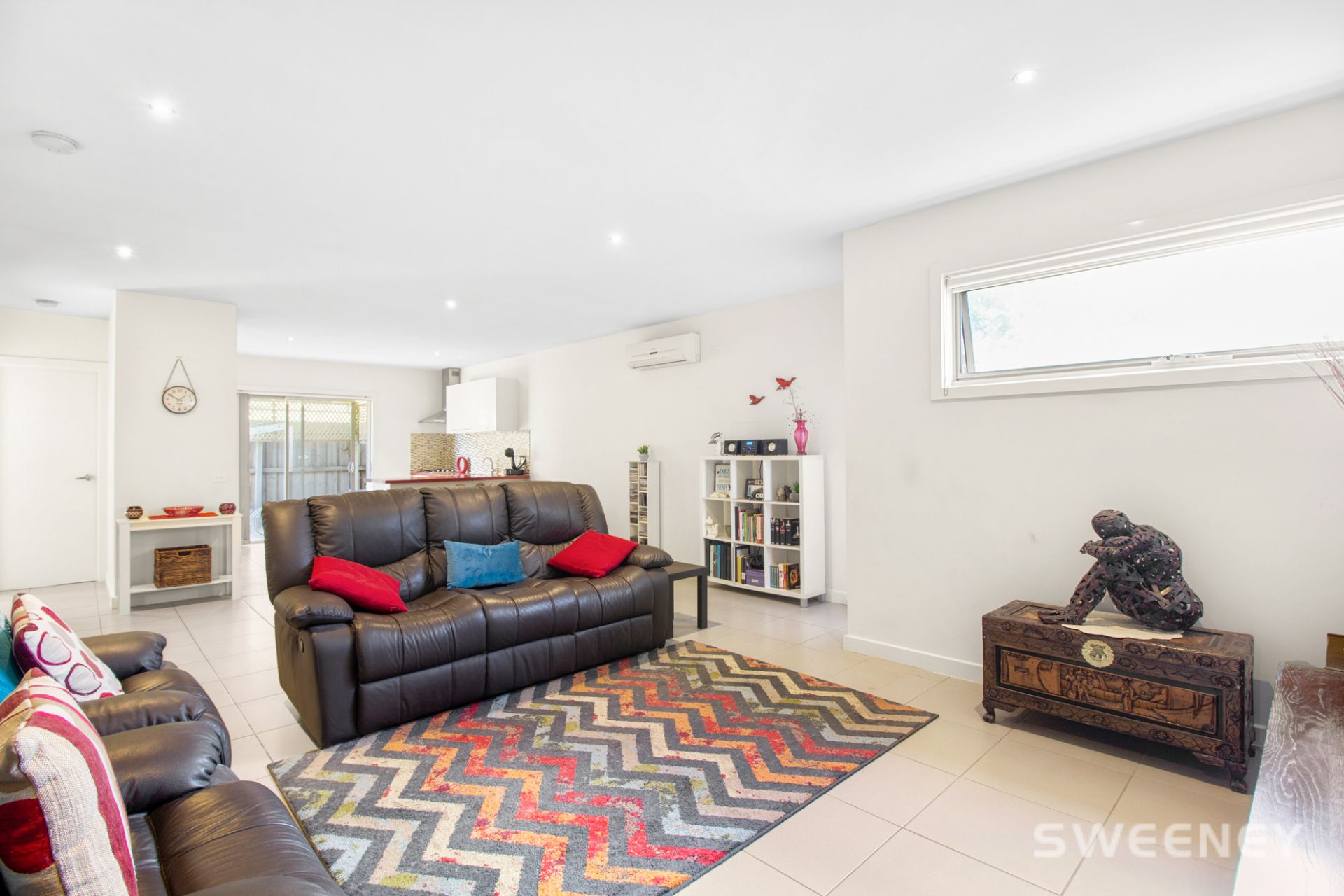 2/10 Linden Street, Altona Meadows - Thumbnail 3