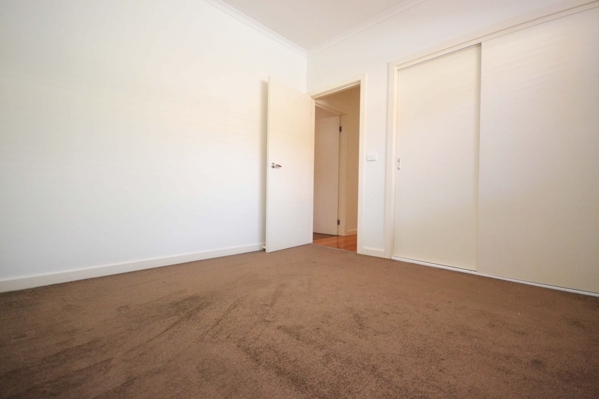 LIGHT BRIGHT AND SPACIOUS