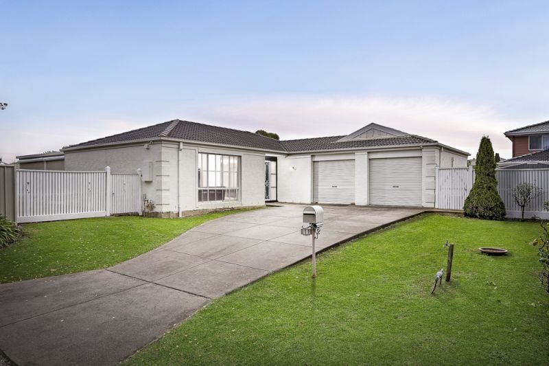 11 Squires Court, Caroline Springs - Thumbnail 2