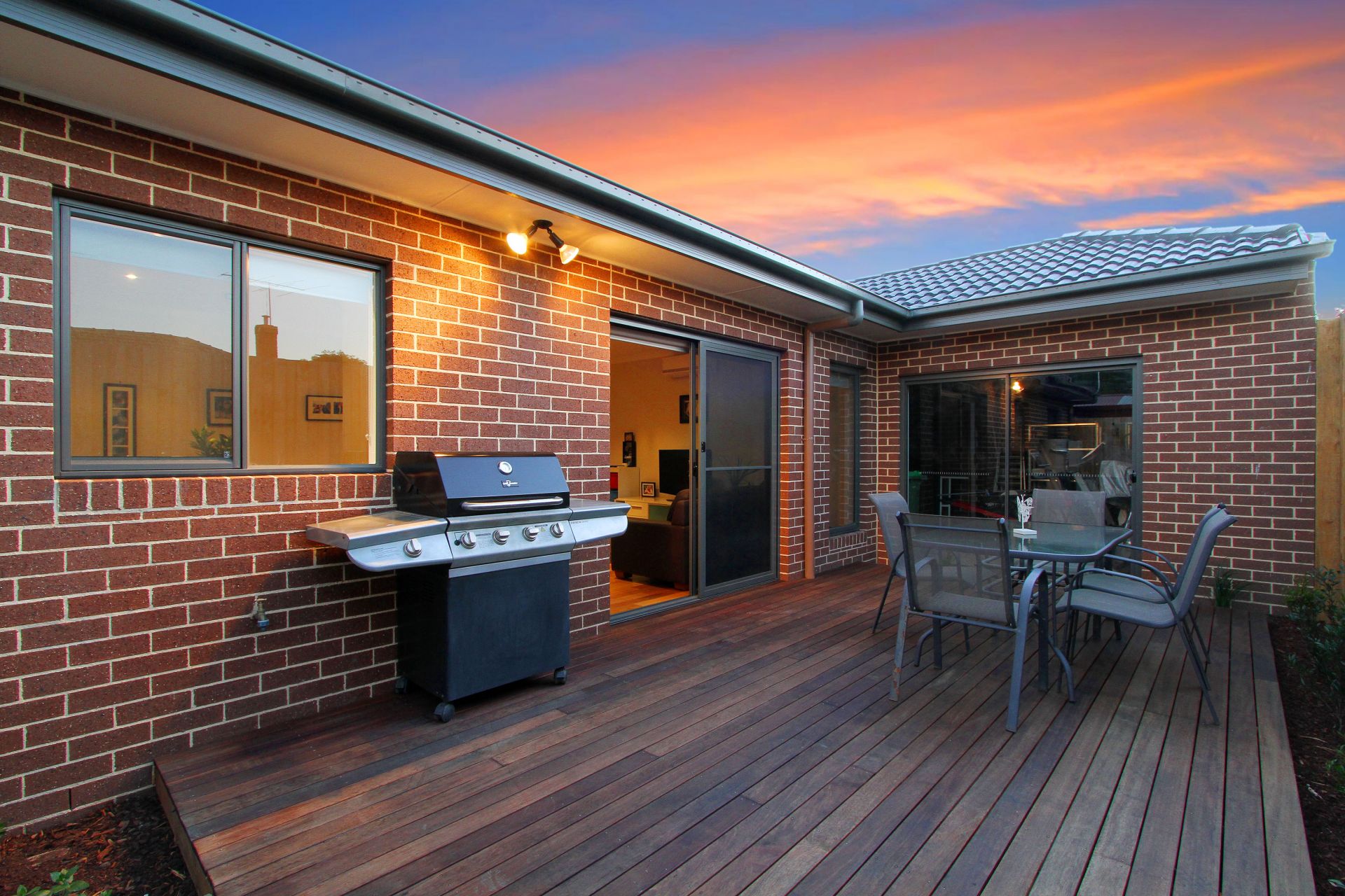 Stylish, Sophisticated And Superb Location