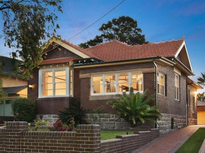 Exquisite residence with voluminous proportions