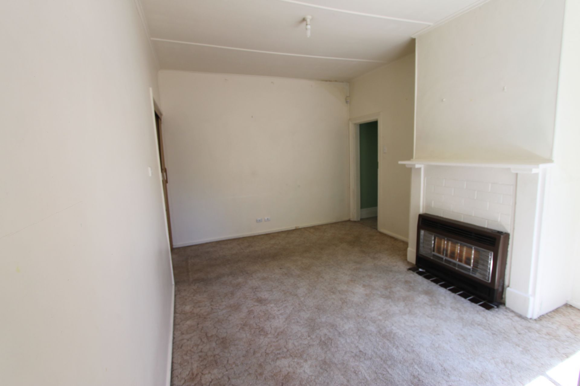 LOCATED FOR AN EASY LIFESTYLE ***APPROVED APPLICATION PENDING***