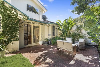 Blackwall 1/43 Memorial Avenue